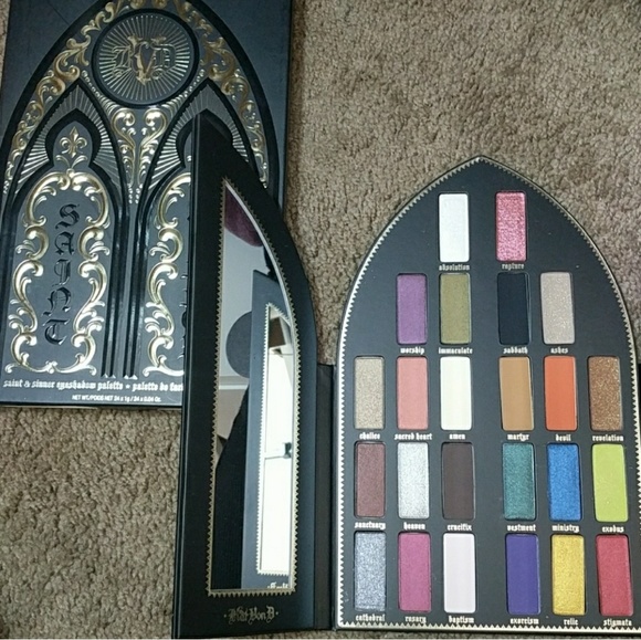 Kat Von D Other - Limited Edition Kat Von D Saint & Sinner Palette